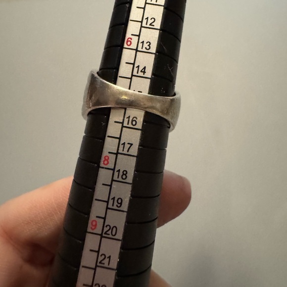 Elegant Silver Floral Ring in sterling silver - Picture 6 of 6